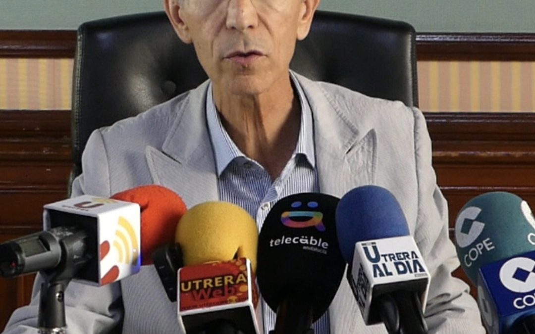 El gobierno municipal informa «Villalobos se niega en la Junta General de Aguas del Huesna a compensar o rebajar el recibo del agua»