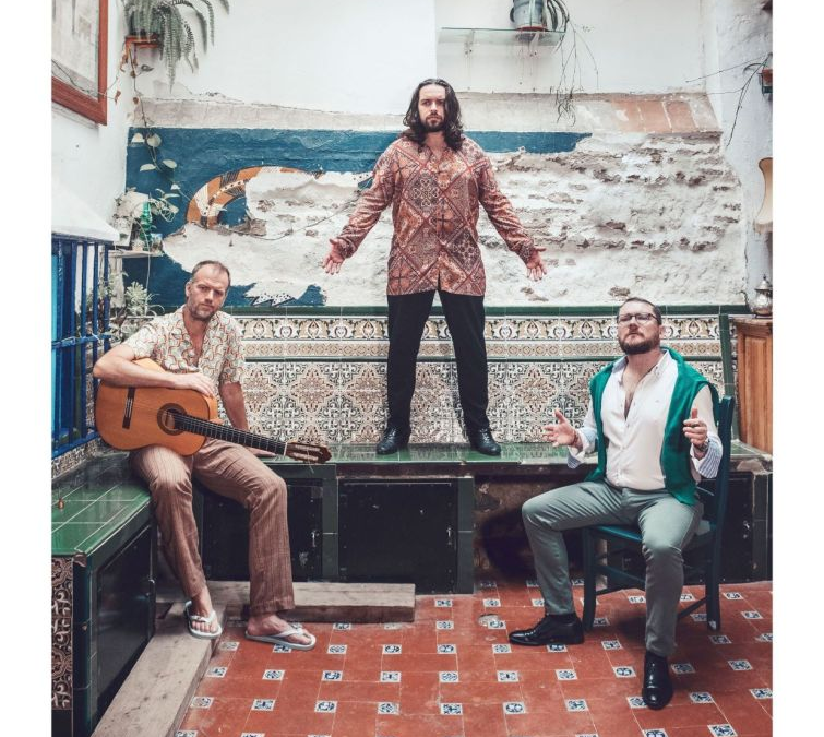 Un cantaor de Albacete, un guitarrista de Países Bajos y un bailaor sevillano traen el espectáculo «El Payo, el Guiri y el Gitano» al Castillo