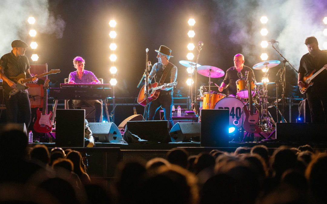 El legado de Duncan Dhu inaugura en Utrera el festival Patio+Metrópolis con éxito