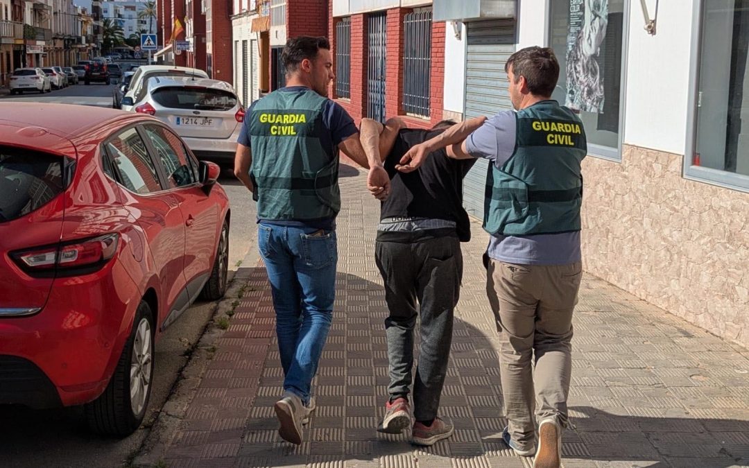 La Guardia Civil detiene a dos personas por estafar a una empresa navarra con documentación de utreranos