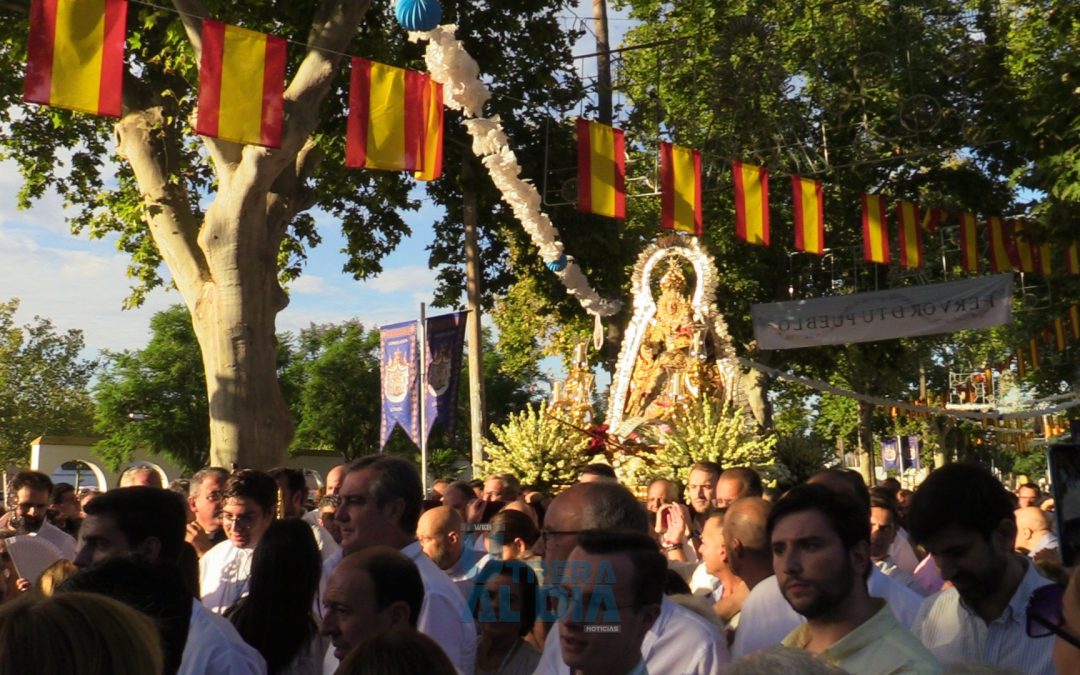 Fervor y devoción con la Virgen de Consolación en la calle este 8 de septiembre [vídeo y galería]