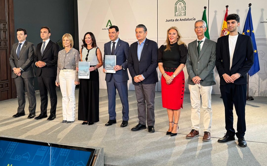 El alcalde participa en el acto de presentación del anteproyecto de la nueva Ley de Vivienda de Andalucía