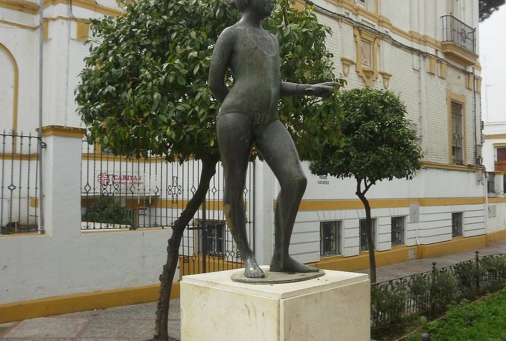 La ‘Niña del Aro’ se trasladará a la Biblioteca Municipal y dejará su lugar al nuevo monumento a Bambino