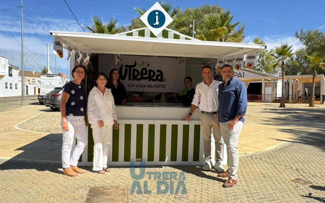 Utrera inaugura su punto de información turística en la Feria y presenta “Un viaje por la feria” [vídeo]