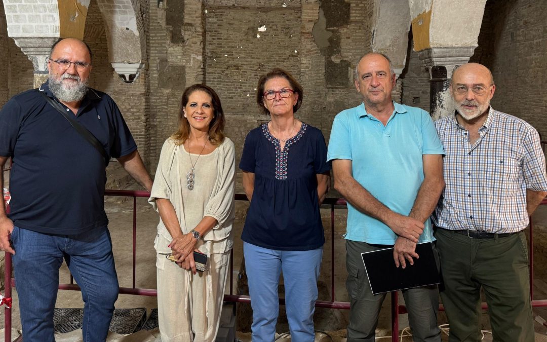 Autoridades ceutíes representados por la utrerana María Teresa Troya visitan la Sinagoga de Utrera