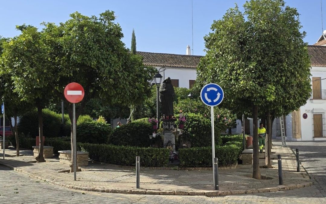Se reordena el tráfico en la Plaza Enrique de la Cuadra, en torno a la glorieta de Santa Ángela de la Cruz