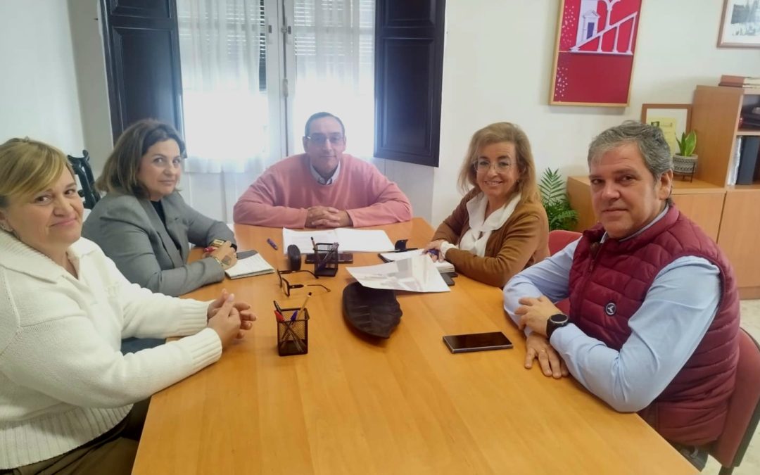 Apdis y la UTER se reúnen con los Delegados de Urbanismo y Seguridad Ciudadana para abordar la accesibilidad en Utrera