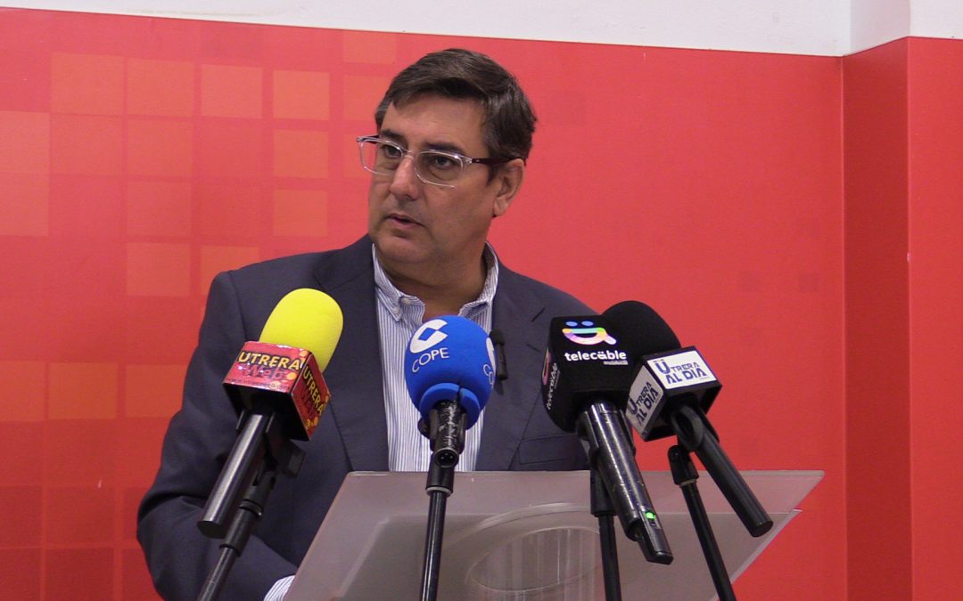 El PSOE de Utrera exige explicaciones al gobierno local por el cierre de la piscina municipal [vídeo]