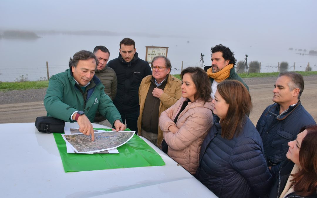 Los delegados Consuelo Navarro y José Luis Sousa visitan con la Consejera de Medio ambiente el Paraje «Brazo del Este» donde se invertirá 1.3 millones de euros