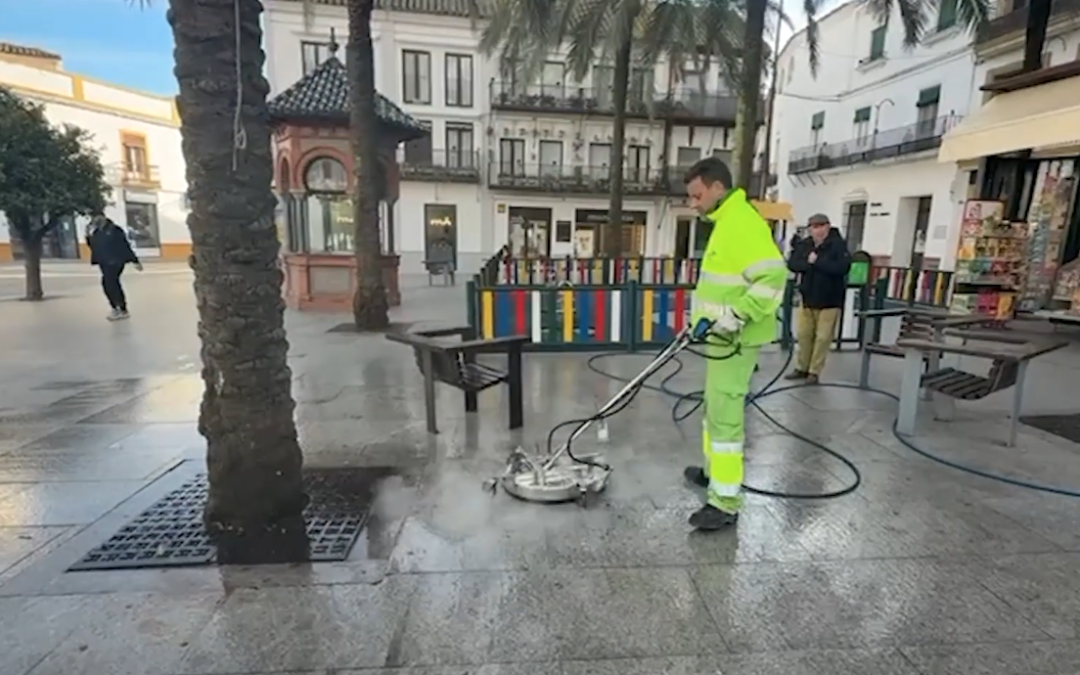 La limpieza viaria de Utrera incorpora dos nuevas hidrolimpiadoras [Vídeo]