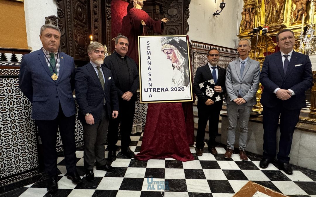 Presentado el cartel de la Semana Santa de Utrera y entregadas las pastas al pregonero [vídeo y galería]