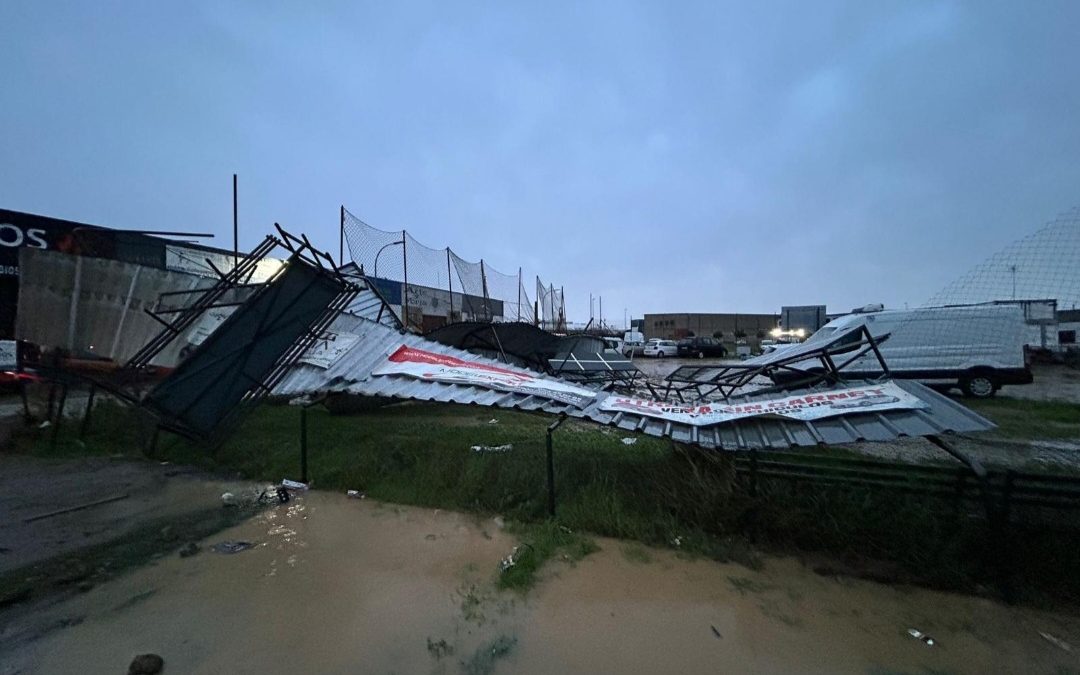 Los servicios municipales han efectuado trabajos de limpieza previos al temporal de hoy
