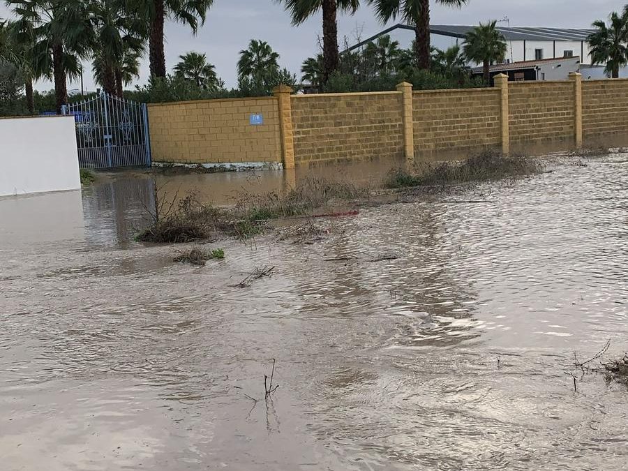 El PSOE crítica una «falta de planificación municipal» que aísla las urbanizaciones y viviendas rurales durante el temporal