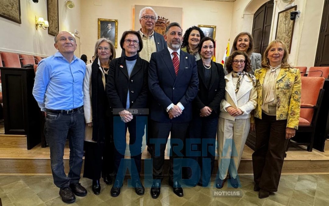 El ayuntamiento de Utrera homenajea a sus profesores jubilados este 2026 (vídeo y galería)