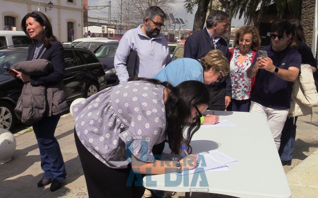Utrera se suma a la campaña “Acuerdo por el Tren de Cercanías” promovida por el PP a nivel provincial (vídeo)
