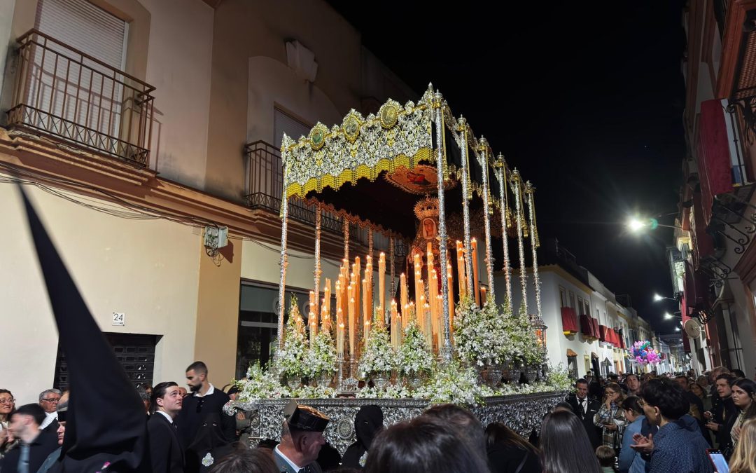 La Hermandad del Lunes Santo realizó con éxito la estación de penitencia más exigente (vídeo y fotos)