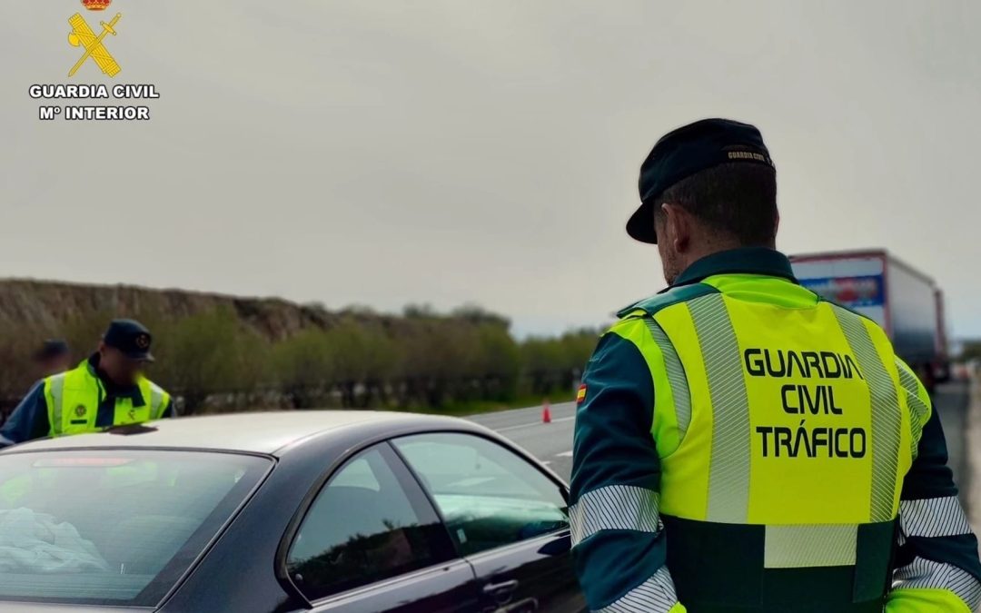 La Guardia Civil intercepta a un conductor que casi sextuplicaba la tasa de alcoholemia en Utrera