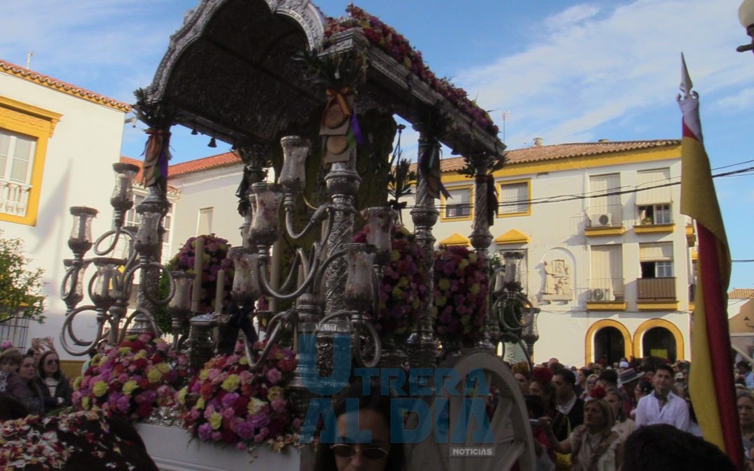 Arranca la Romería de la Hermandad del Rocío de Utrera rumbo a la Aldea Almonteña (vídeo y galería)