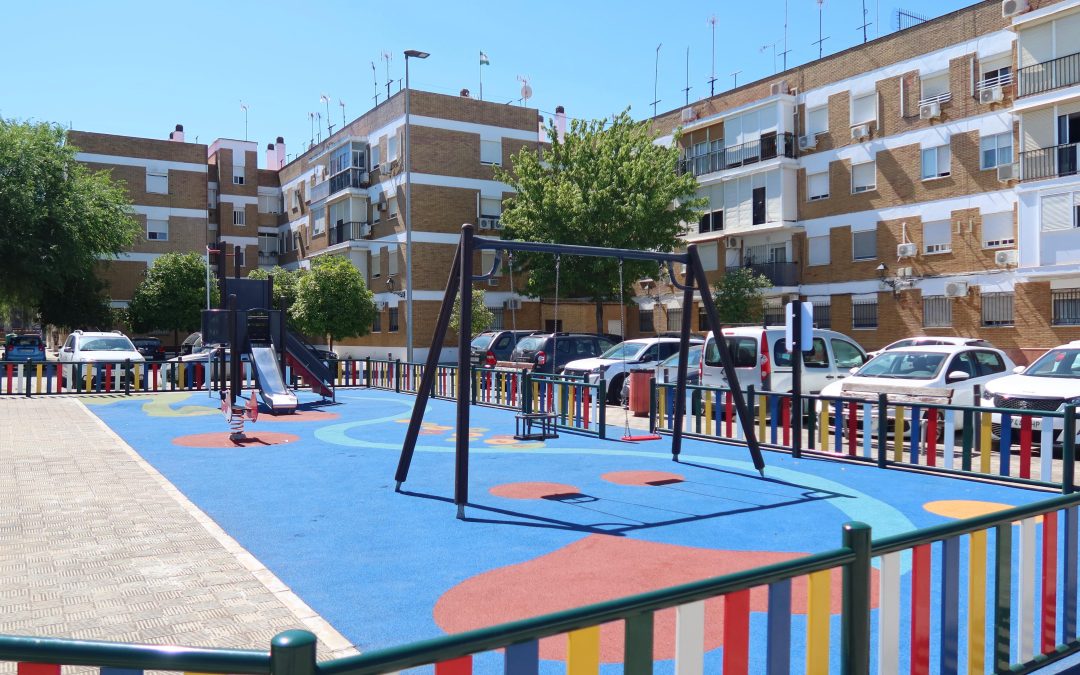 Finalizan las obras de renovación de once parques infantiles de Utrera