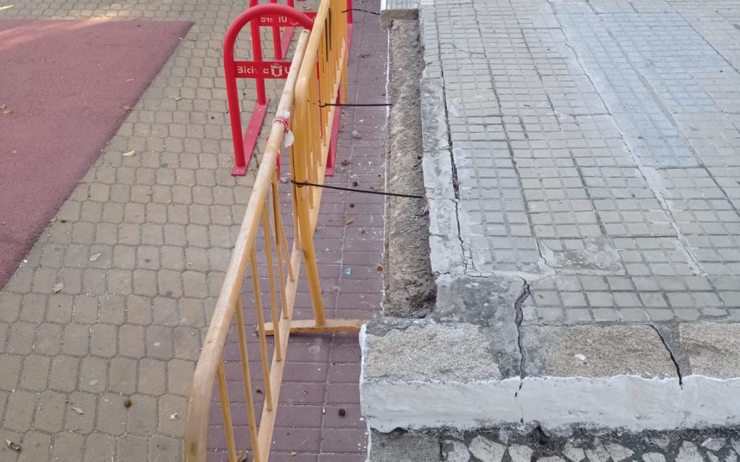 Izquierda Unida inicia en el barrio de Tierra Blanca una ronda de visitas vecinales para elaborar su programa electoral de 2027
