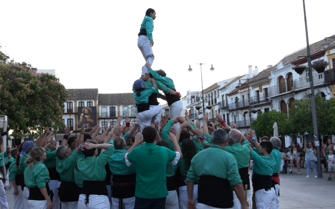 Utrera dedica una jornada a las torres humanas de la Muixeranga, el toque de campanas y el flamenco (vídeo)