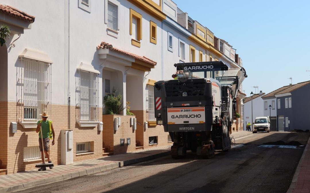 El Plan de Asfaltado avanza con una nueva fase que actuará en nueve calles de Utrera