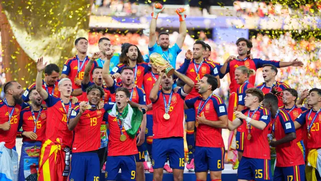 Utrera vibra con la segunda estrella: el Altozano se rinde a la épica de la selección