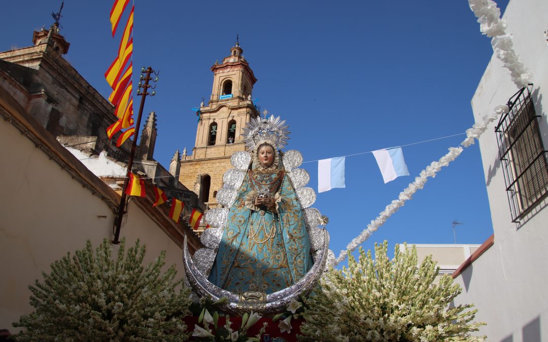 Utrera vuelve a pedir sus “tres deseos” a la Virgen de la Mesa (vídeo y galería)