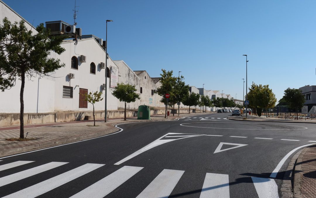 Los trabajos del plan de asfaltado ya son visibles en varios puntos de Utrera