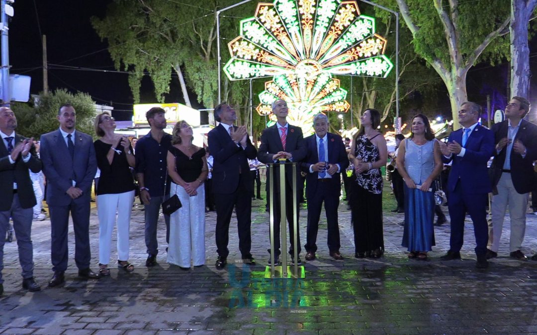El nuevo alumbrado da el pistoletazo de salida a la Feria de Consolación 2026 con la Cena del Pescaíto (vídeo)