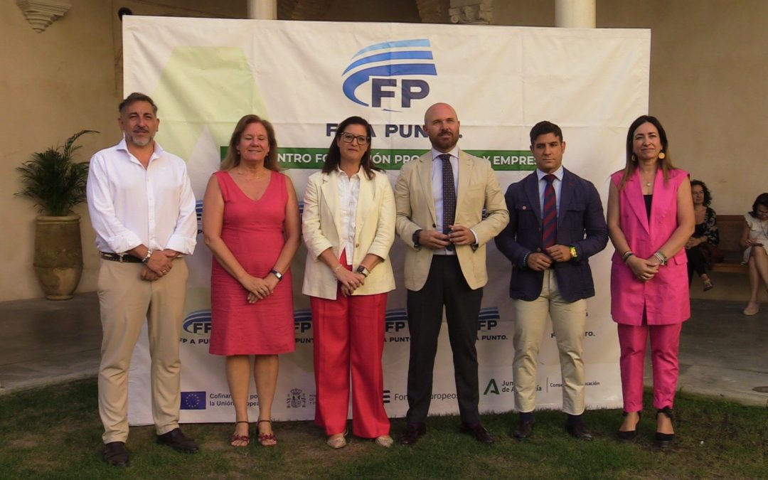 Utrera reúne a centros educativos y empresas para tratar la conexión entre la FP y el mercado laboral (vídeo y fotos)