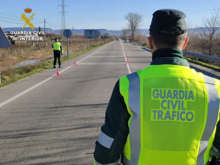 La Guardia Civil de Utrera investiga al conductor de un turismo que circulaba en sentido contrario por la A-92