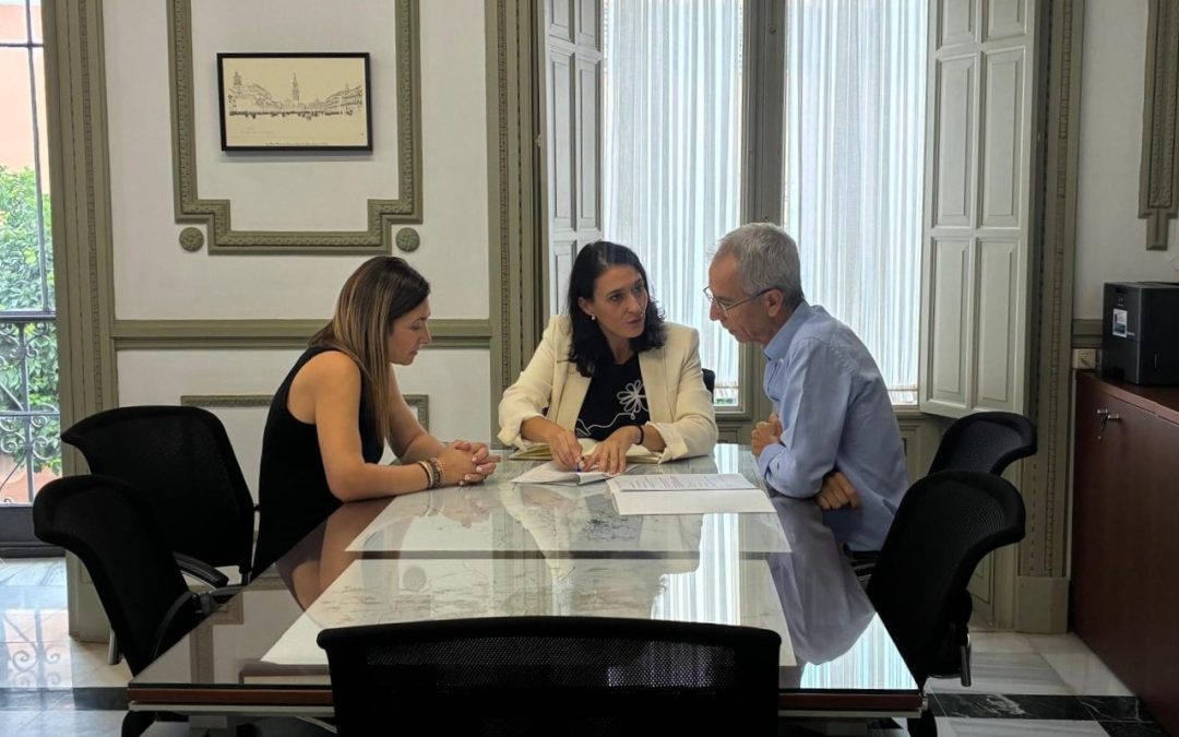 Utrera y la Junta abordan proyectos estratégicos para mejorar las conexiones viarias en la localidad