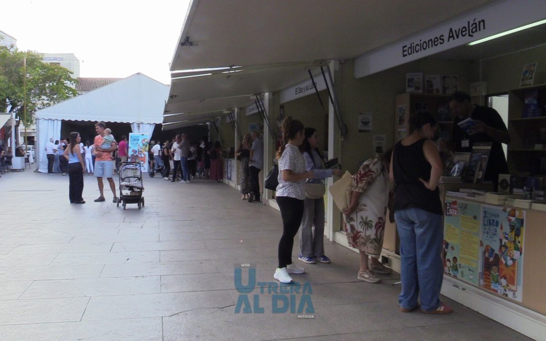 Inaugurada la III Semana del Libro en Utrera con un concierto, encuentros literarios y casetas de venta (vídeo)