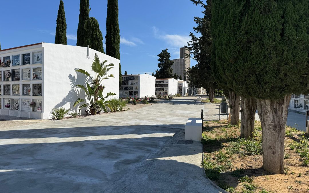 La delegada de Cementerio desmiente al PSOE y garantiza la disponibilidad de nichos en el camposanto