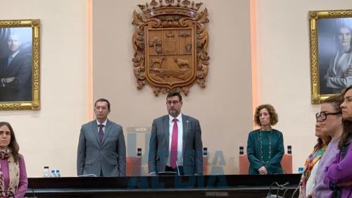 photo5766909664615839798