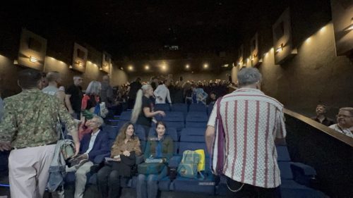 photo 5861712232927315588 y