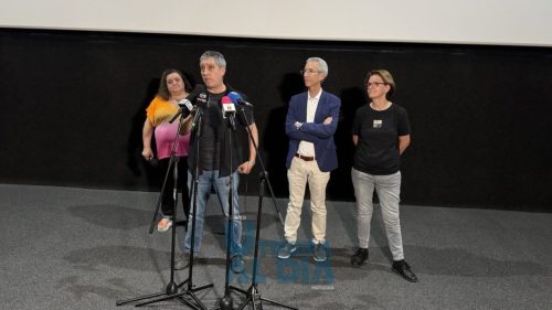 photo 5861712232927315592 y