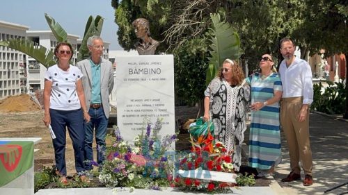 photo 5902346897039937065 y