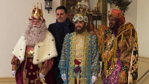 Visita-Reyes-Magos-Colectivos-2025-12