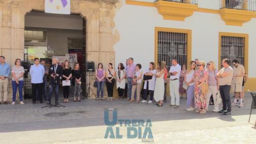 Minuto-de-silencio-po-6-crimenes-machistas-15