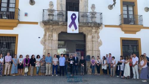 Minuto-de-silencio-po-6-crimenes-machistas-2