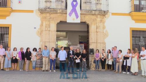 Minuto-de-silencio-po-6-crimenes-machistas-8